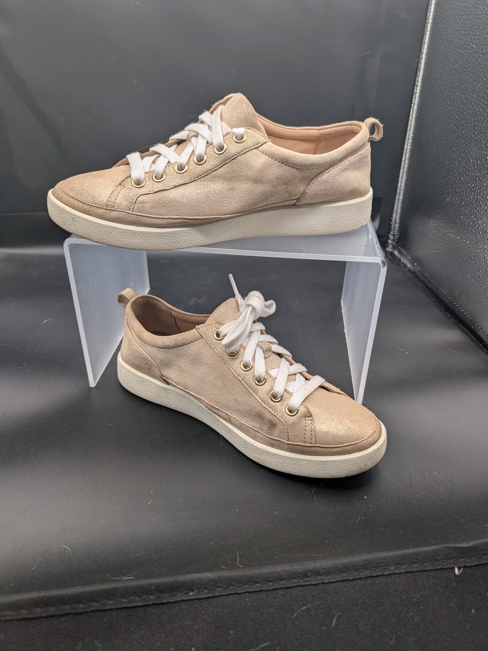 Vionic Beige Lace-Up Women's Sneakers